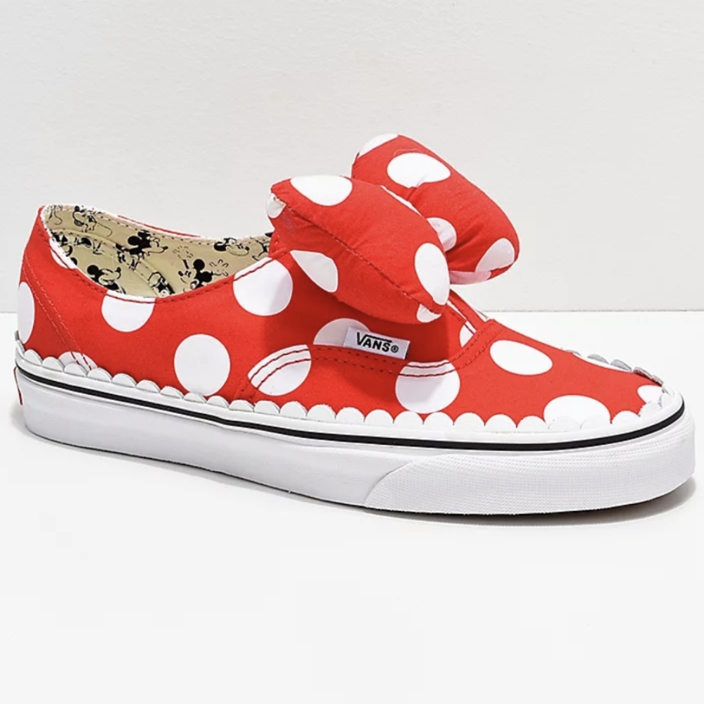 Disney by Vans Authentic Minnie's Bow Slip-On Skate Shoes Size 6.5 Women's